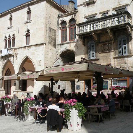 Holiday Apartment With Garden Kaštela エクステリア 写真