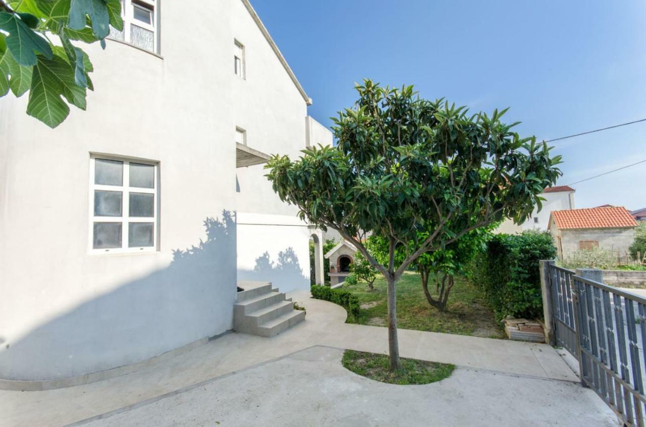 Holiday Apartment With Garden Kaštela エクステリア 写真