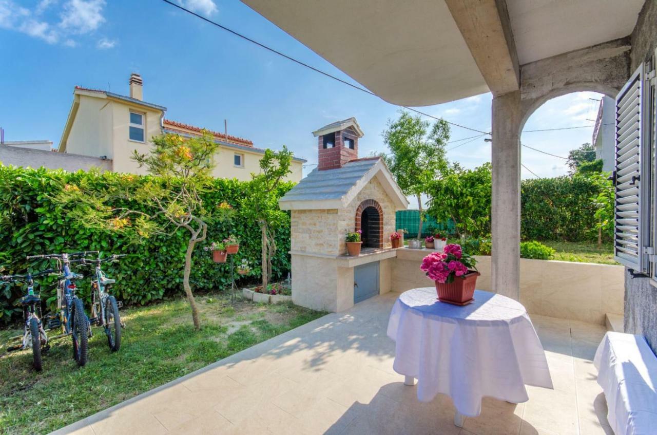 Holiday Apartment With Garden Kaštela エクステリア 写真