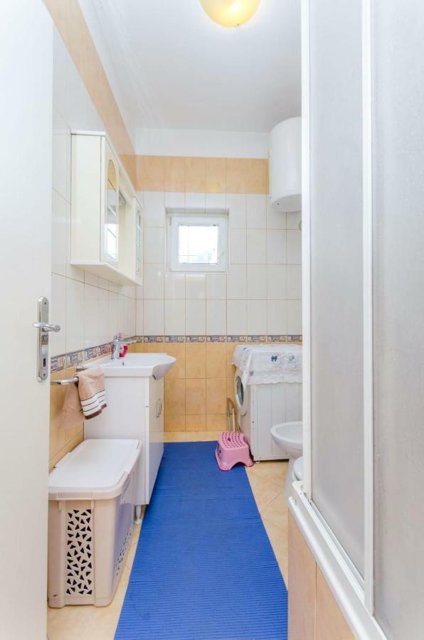 Holiday Apartment With Garden Kaštela エクステリア 写真